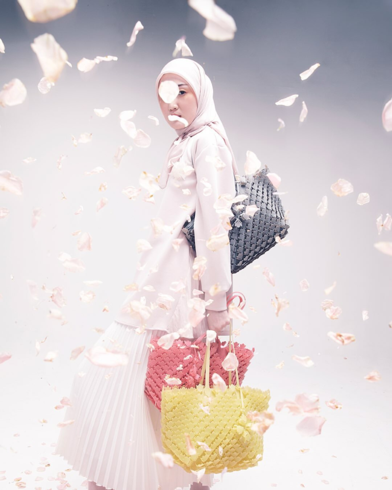 Byo Hadir dengan Aksesori Futuristik yang Menggabungkan Tradisi dan Inovasi dalam Dunia Fashion Lokal