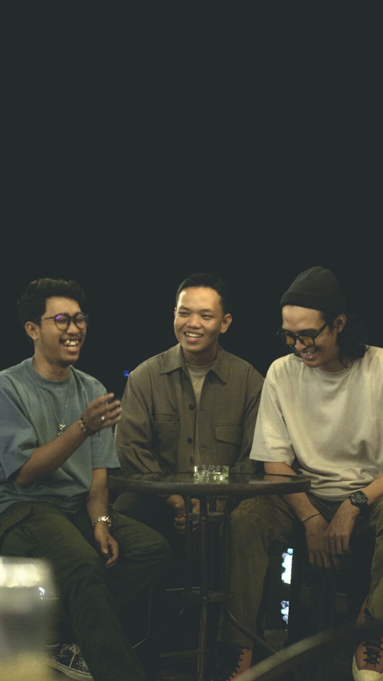 Hutan Kata Band Pop Indie Asal Tenggarong yang Mengubah Cara Kita Menghargai Orang Tua Melalui Musik