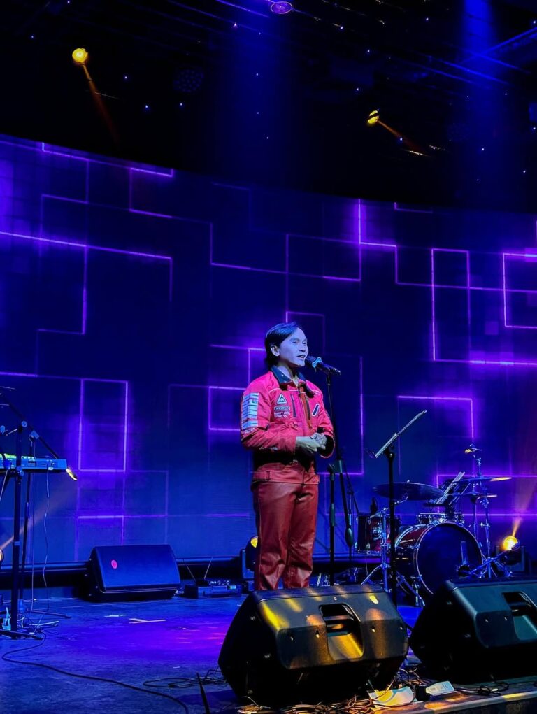 Temukan Musik Baper yang Menyentuh Hati melalui Single Terbaru RADITYA ARIE  
Dengarkan Kisah Awkward dan Perjalanan Hidupnya di Kiss Me Again  
RADITYA ARIE Mengguncang Industri Musik dengan Nuansa Chill dan City Pop  
Kiss Me Again Menjadi Langkah Awal bagi RADITYA ARIE dalam Menemukan Jati Diri  
Dari Debut Menggema hingga Single Kedua yang Menggugah Hati  
RADITYA ARIE Siap Menghadirkan Pengalaman Musik Berbeda dengan Kiss Me Again