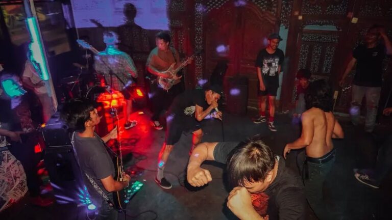 Deksura Hadir dengan Maxi Single Beer dan Adrenalin Merayakan Nostalgia Musik Heavy Rock Jakarta Timur