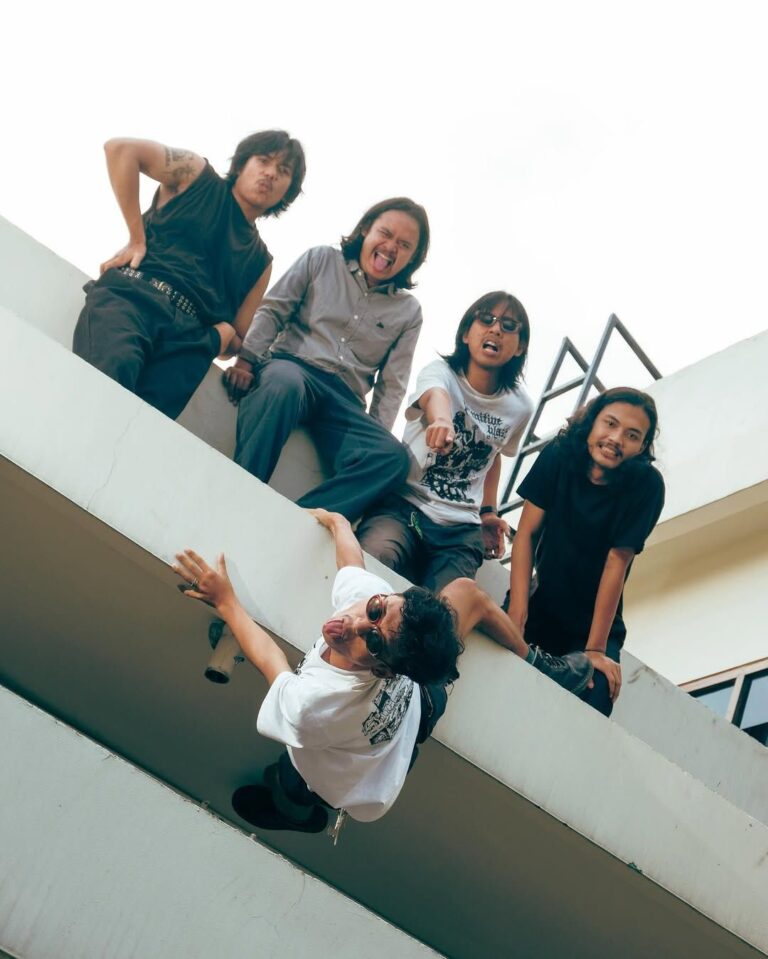 Dapatkan Suara Generasi Muda Melalui Karya Terbaru THE SKIT Kita Di Luka Yang Sama