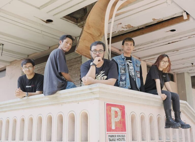 Temukan Keunikan MIDNIGHT MEOWTH Band Hardcore Wibu dari Malang dengan Single Terbaru “Apple Cat Apple Bee”
