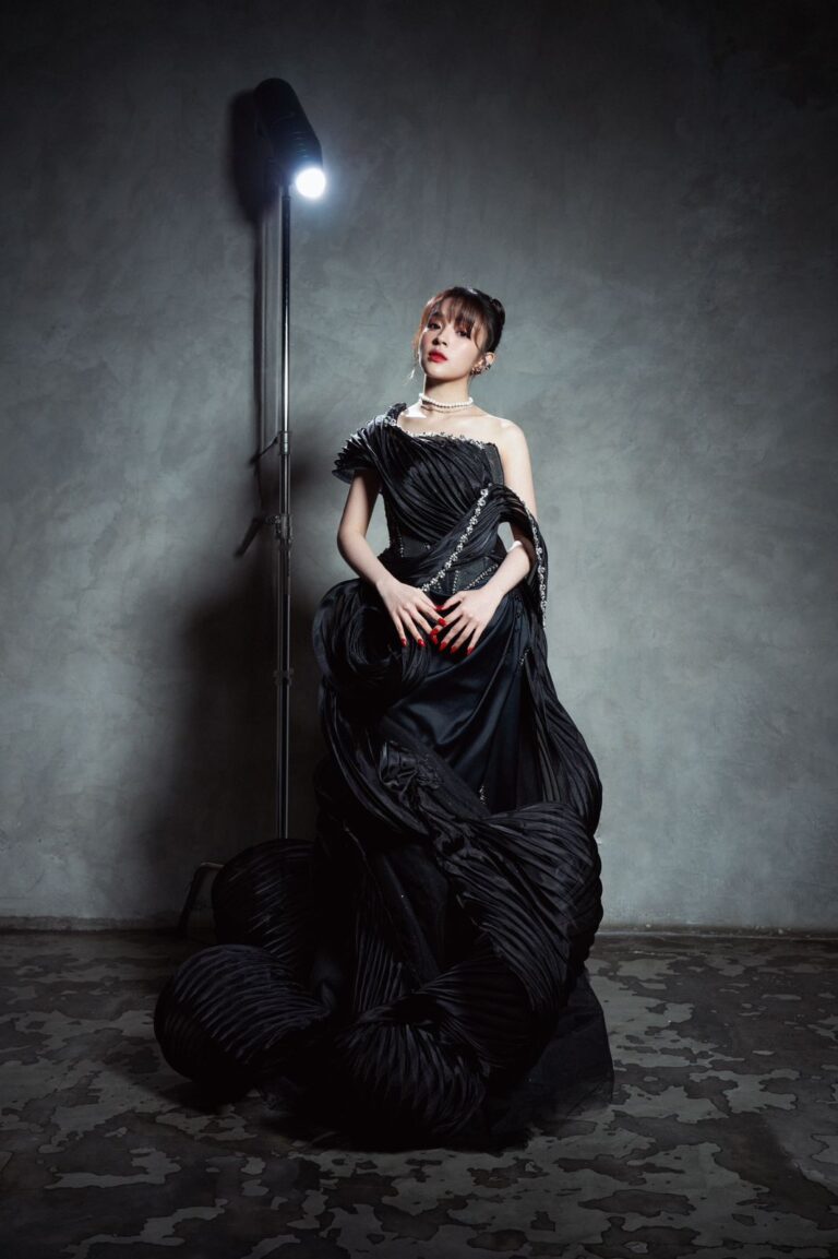 ELSA JAPASAL Siap Luncurkan Single Terbaru Buku Karangan Mengguncang Dunia Musik Indonesia