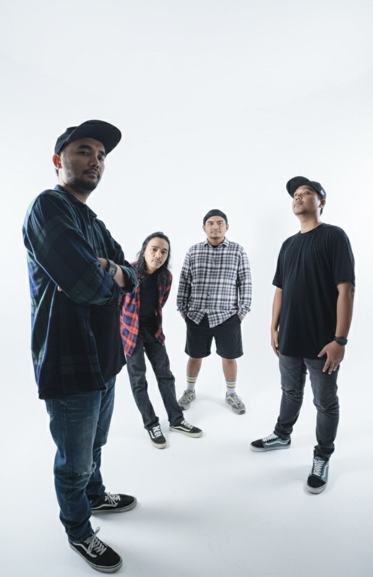 HEADKLOUD Menggebrak Skena Musik Jakarta Dengan Single Debut Namanya Juga Namjug yang Nostalgia dan Penuh Semangat Rock