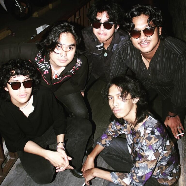 SIEMENTS Rock Alternatif dari Tangerang Selatan Mempersembahkan Album House of Vultures yang Mengubah Permainan Musik Indonesia