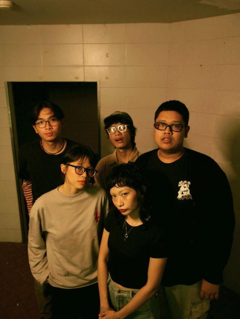 Temukan Pesona Melankolis Musik Indie Rock Raster dengan Single Terbaru Rumput